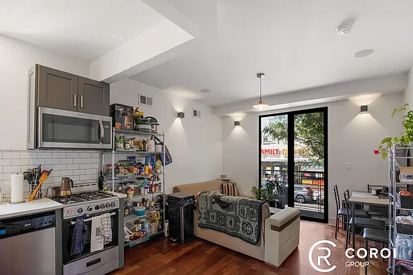 Rented by Coroi Corp | media 13