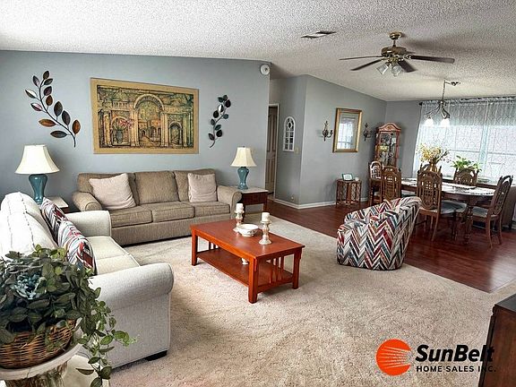 3rd image of 509 Old Colony Rd