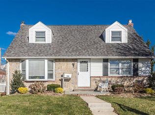 599 Parker Ave, Levittown, NY 11756