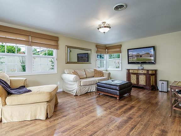 5th image of 51 La Verne Ave