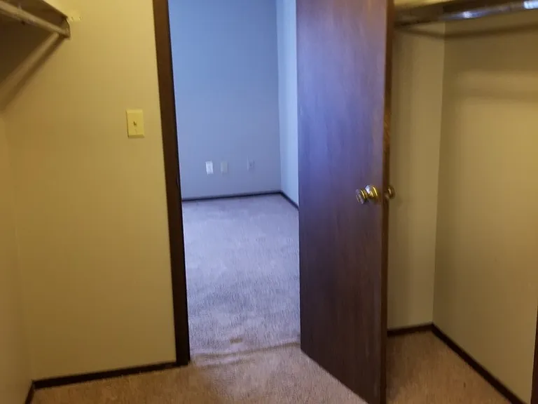 434 Hawaii Ct — Photo 22