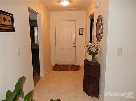 4th image of 800 Seminole Creek Ct