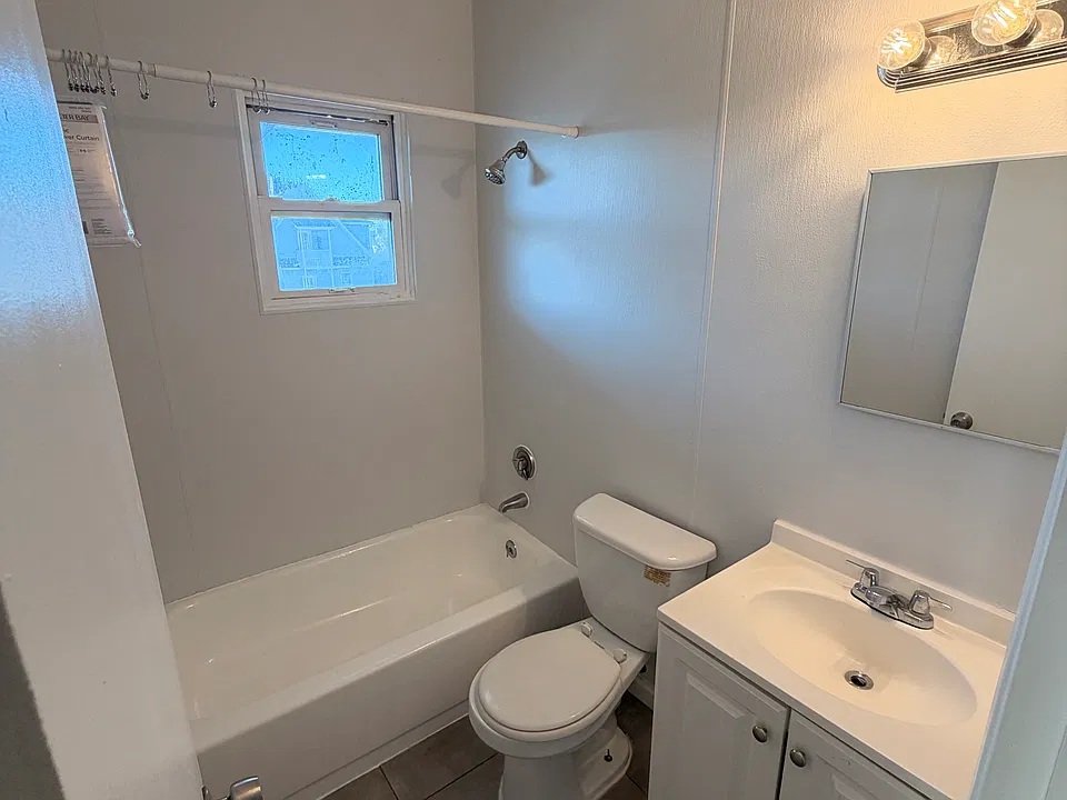 653 Union Ave #3L