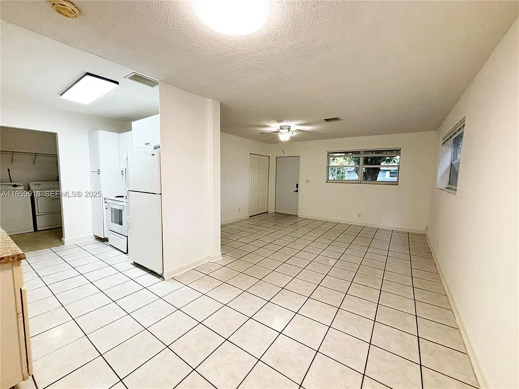 4 bed, 2.0 bath, 1368 sqft, $2,999 — Photo 4