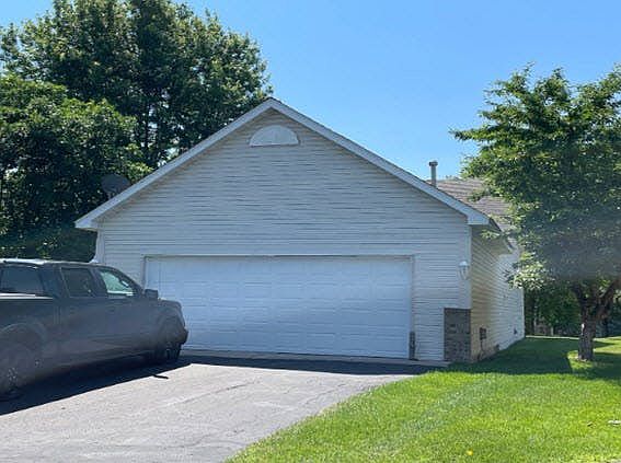 2nd image of 2121 Albemarle Ct N