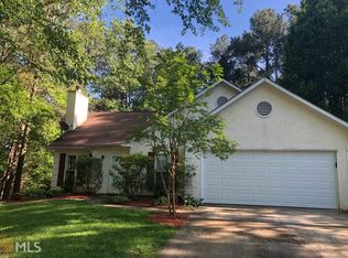 121 Apache Pointe Dr, Senoia, GA 30276