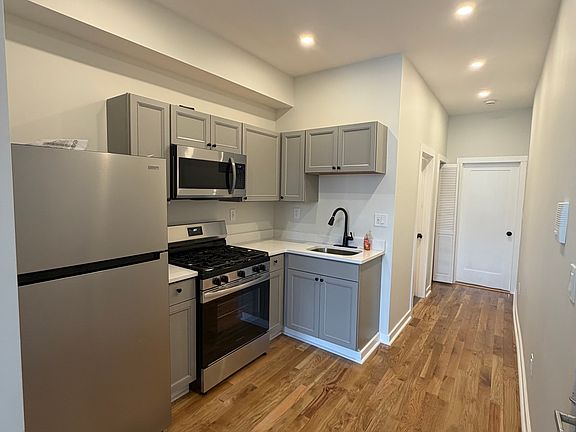 2nd image of 221 4th St #2