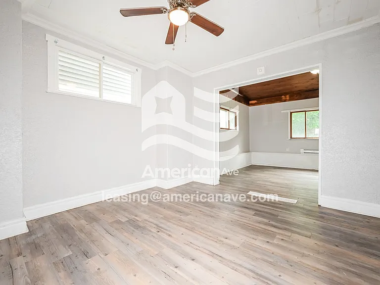 699681_004_dining_room_5.jpg