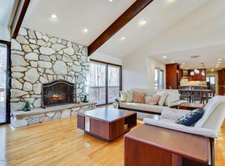 5 Breeze Knl, Holmdel, NJ 07733