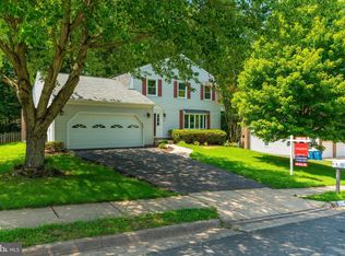 9119 Fishermans Ln, Springfield, VA 22153