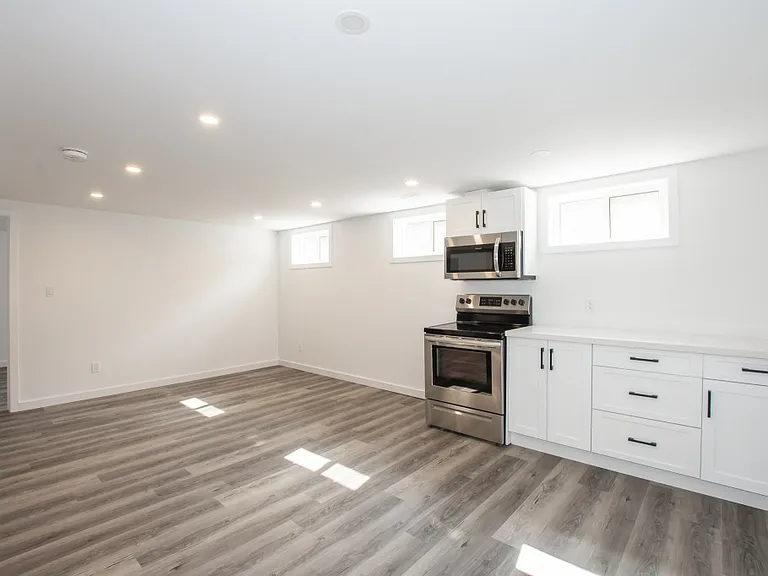 29 Westdale Dr — Photo 3