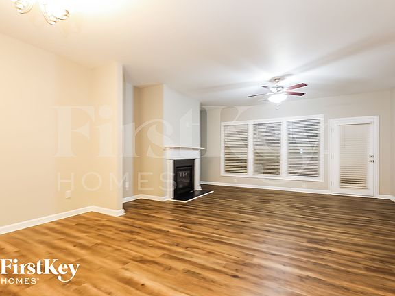 3rd image of 3141 Baylor Cir