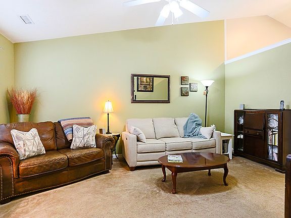 5th image of 615 Seaford Ct