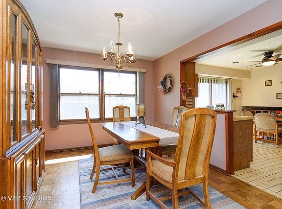 4th image of 1853 Howard Ave #1