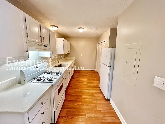 2771 Skyland Dr — Photo 2