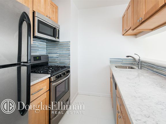 2nd image of 235 E 40th St APT 9E