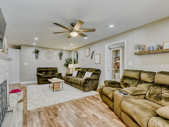 3rd image of 1714 N 79th Ct