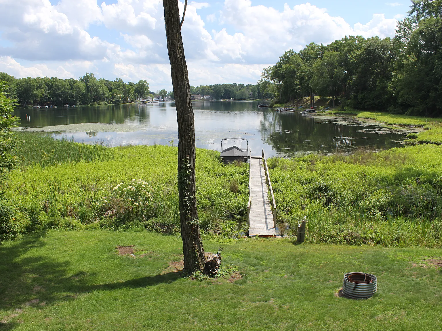 3 bed, 2400 sqft, $3,900 — Photo 2