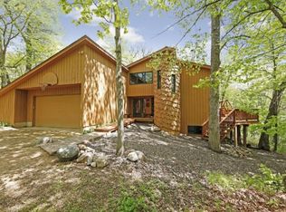 13397 Panola Dr, Lindstrom, MN 55045