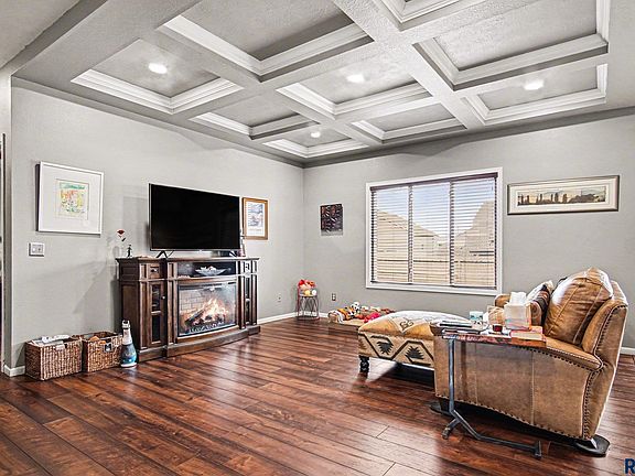 2nd image of 5301 S Breezeway Ave