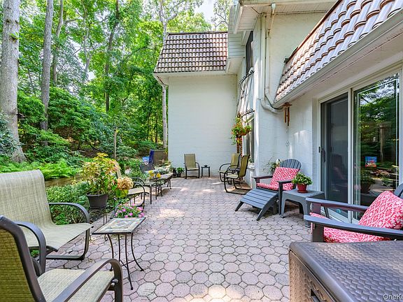 3rd image of 297 Brettonwoods Drive