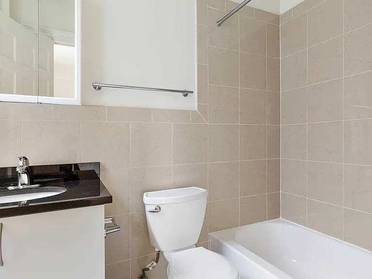 228 W 71st St #10L — Photo 24