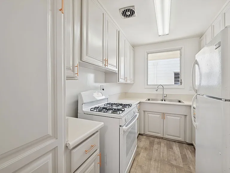 333 S Rexford Dr #5 — Photo 1
