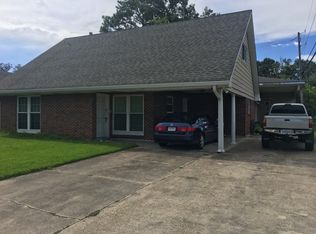 2 Canyon Ln, Saint Rose, LA 70087