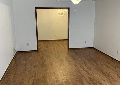 201 Barrett Pl — Photo 2