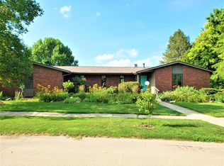 303 Yankee Ridge Ln, Urbana, IL 61802