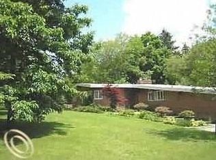 4541 Ottawa Ln, Bloomfield Hills, MI 48301