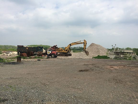 5th image of 1178 Commerce Dr
