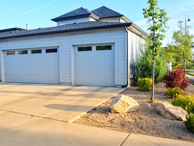4410 E Parkcenter Blvd — Photo 3