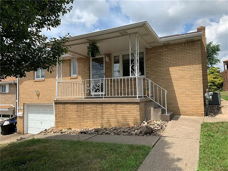 321 Maple St photo 1