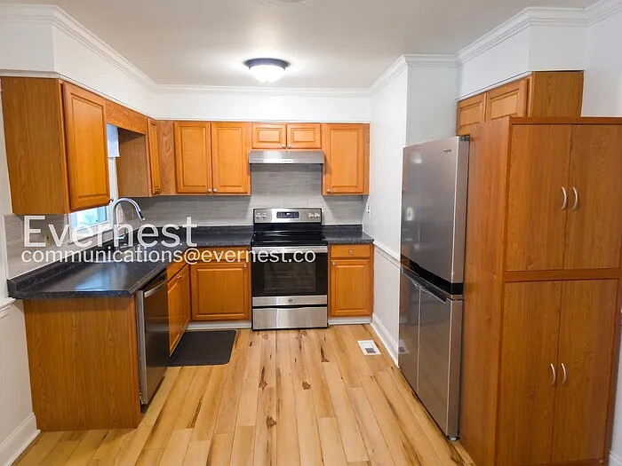 12409 Salient Ln — Photo 2