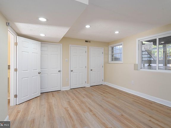 5th image of 32 Chambord Dr