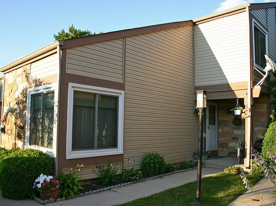 1st image of 749 Biloxie Ct
