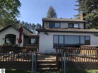 120 Forest Lawn Dr, Cadillac, MI 49601
