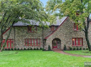 72 Armour Rd, Mahwah, NJ 07430