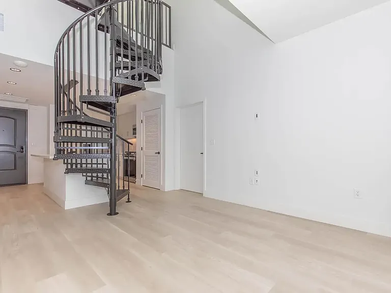 Begonia Place Luxury Apartments — Photo 120