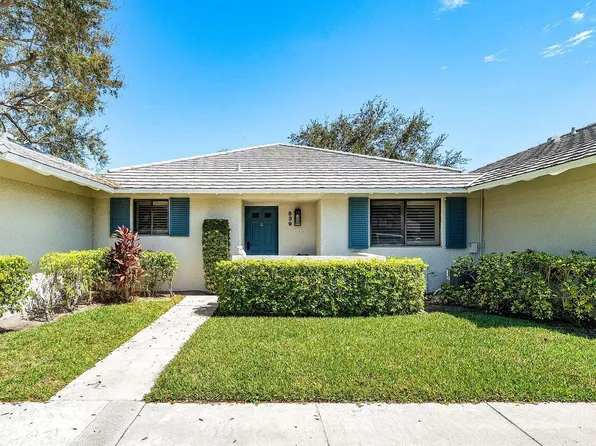 539 Club Drive, Palm Beach Gardens, FL 33418