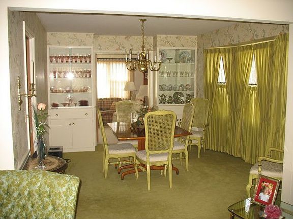 Formal dining room