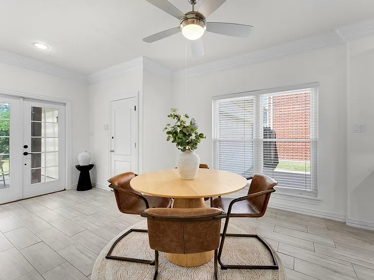 1622 Cottage Landing Ln — Photo 17