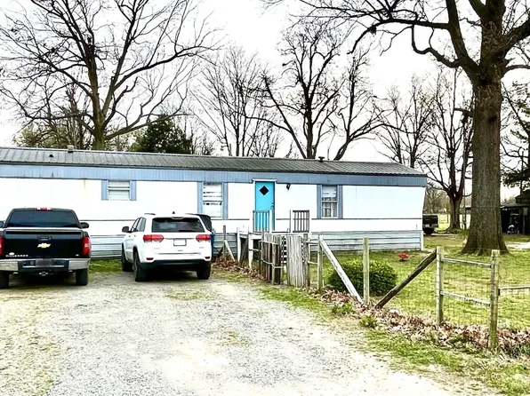 41 E Dove Ln, East Prairie, MO 63845