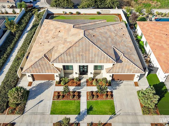 3rd image of 11520 Cloverfield Cir