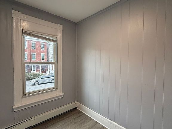 4th image of 123 Benkard Ave