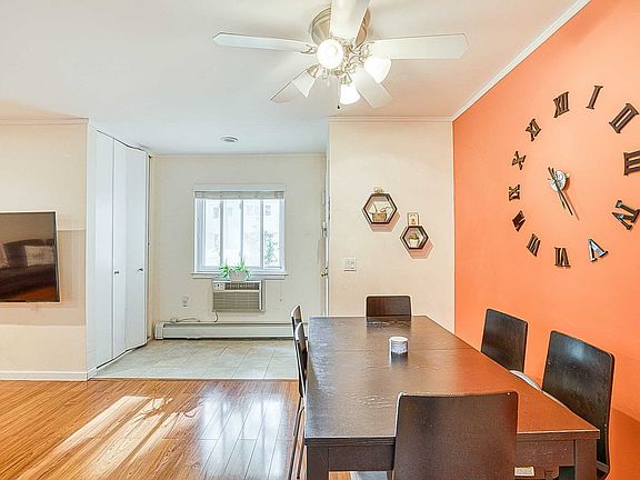 5th image of 34 Richmond Blvd Unit 2A