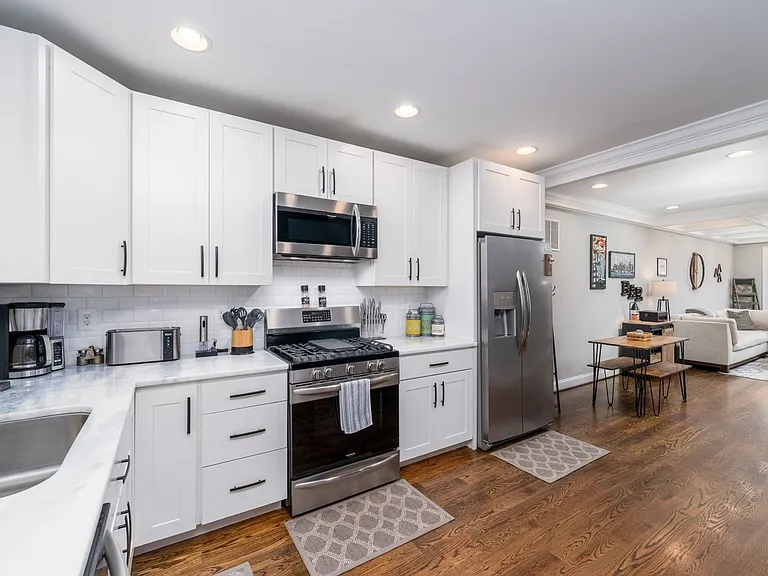 216 S Robinson St — Photo 8
