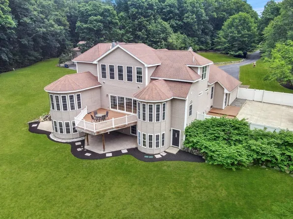 31 Cedar St, North Reading, MA 01864