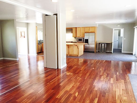 5th image of 939 Bruce Cir